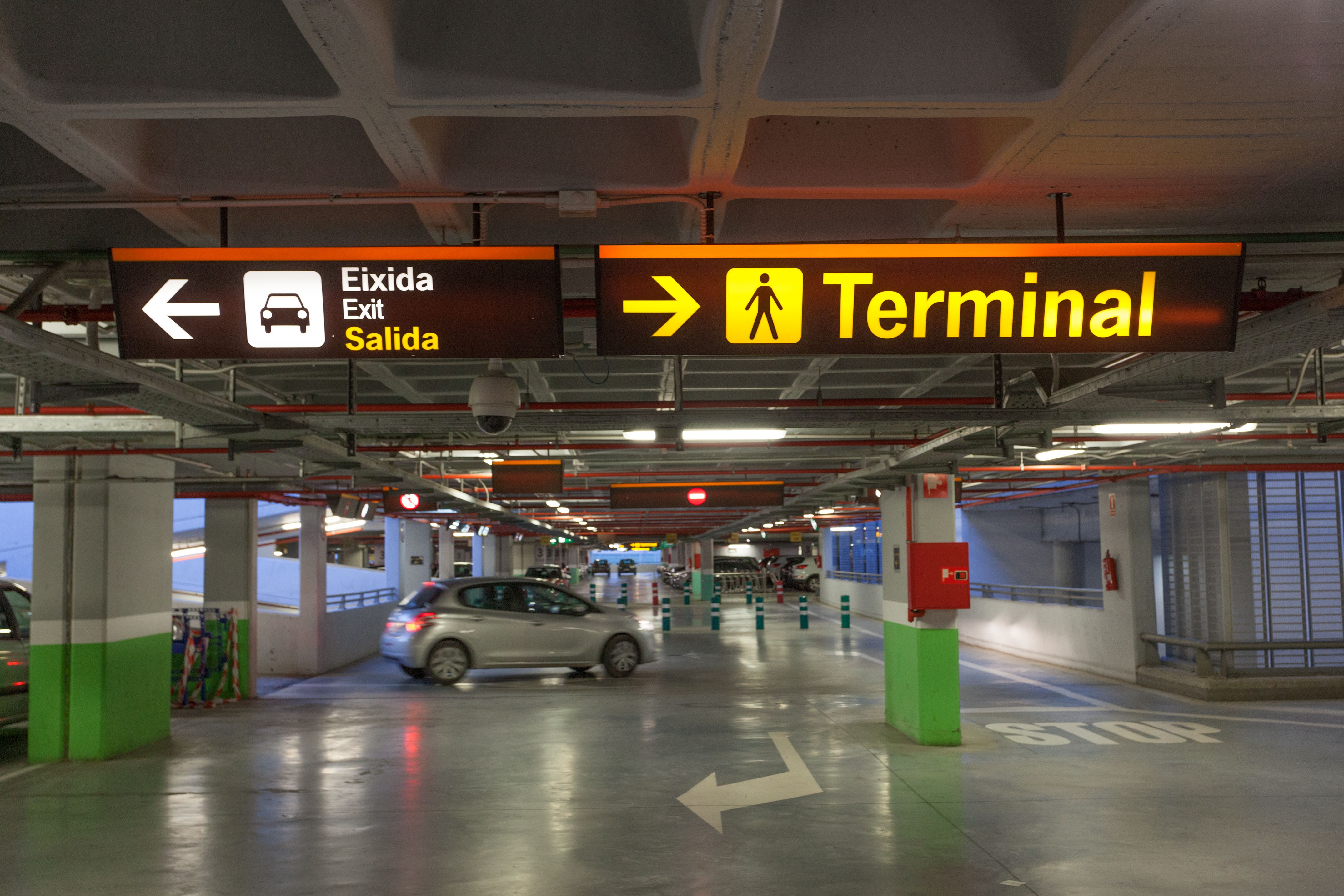 Alquiler plazas de garaje coches: Servicios de Garaje Dávila Alquiler plazas de garaje coches: Servicios de Garaje Dávila