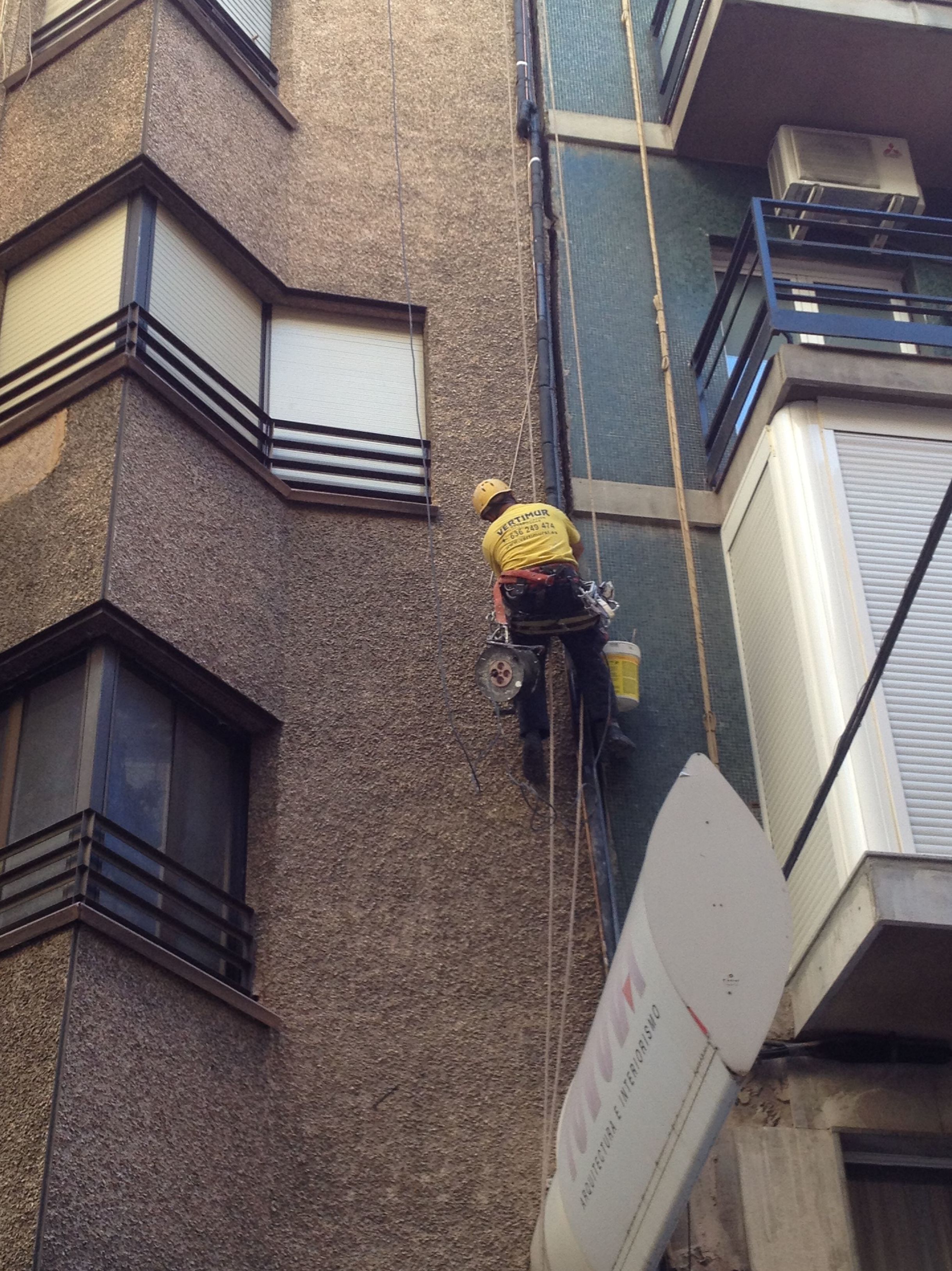 CANALETA PARA AIRE ACONDICIONADO EN FACHADA: Nuestros Servicios de Vertimur CANALETA PARA AIRE ACONDICIONADO EN FACHADA: Nuestros Servicios de Vertimur
