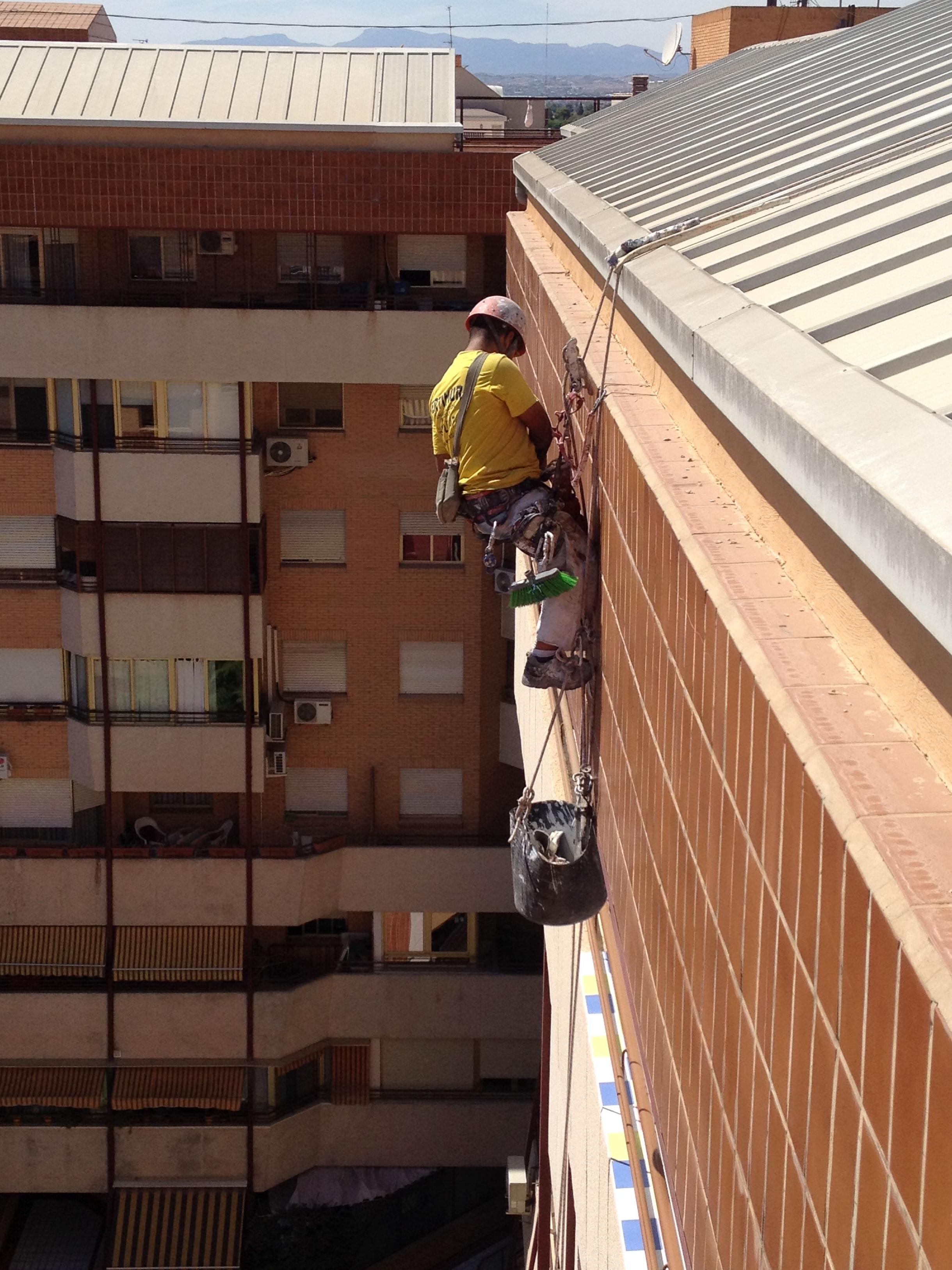 ARREGLO DE CORNISA DE EDIFICIO, ARREGLOS EN TEJADO: Nuestros Servicios de Vertimur ARREGLO DE CORNISA DE EDIFICIO, ARREGLOS EN TEJADO: Nuestros Servicios de Vertimur