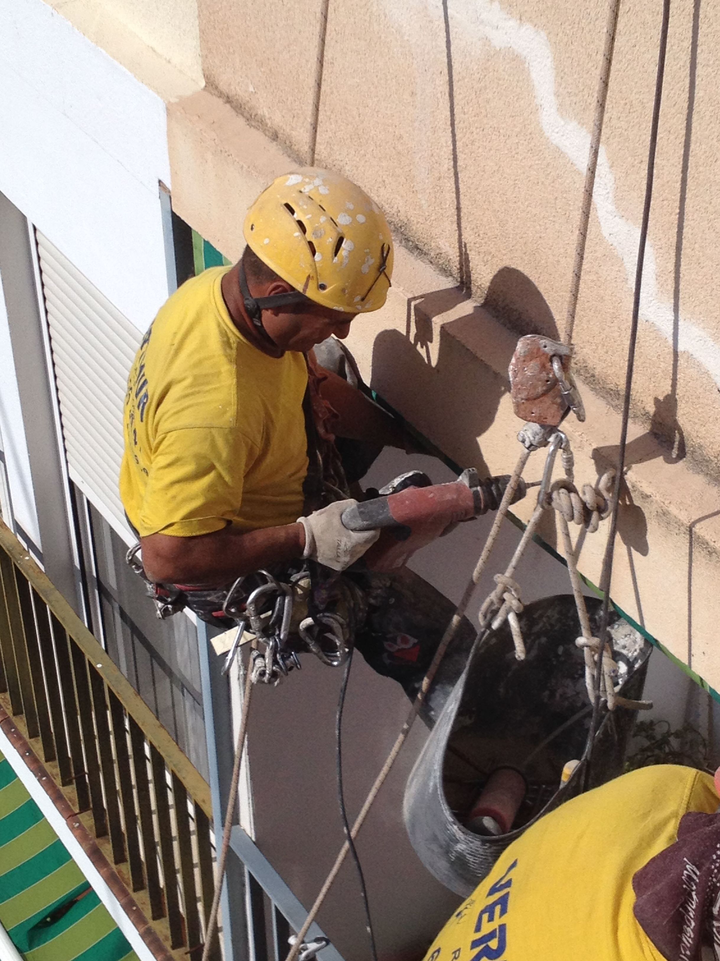 TALADRO DE PIEDRAS EN FACHADA: Nuestros Servicios de Vertimur TALADRO DE PIEDRAS EN FACHADA: Nuestros Servicios de Vertimur