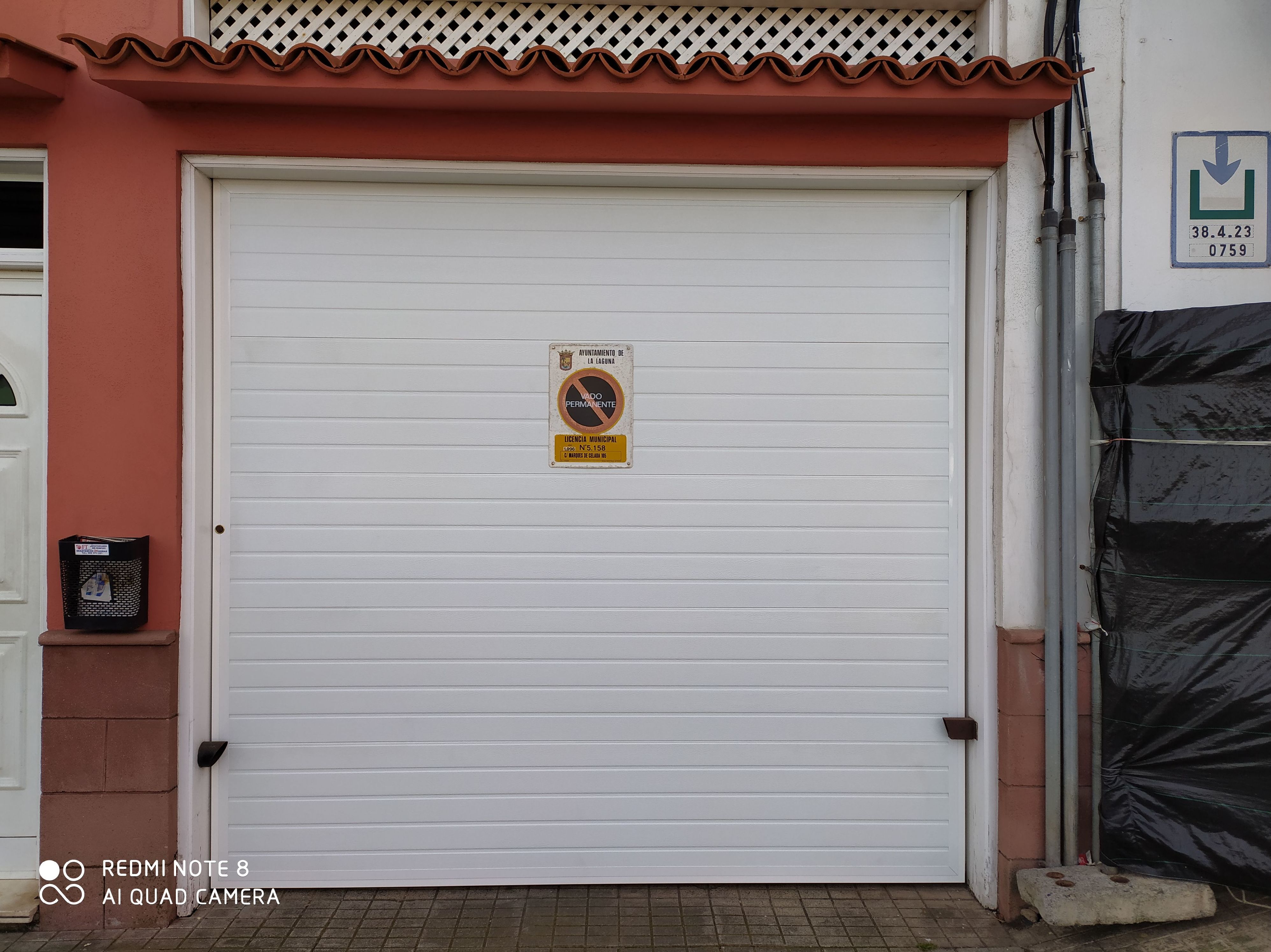 Instalaciones de puertas automáticas en general y cerrajería: Servicios de JLS Puertas automáticas y Cerrajería Instalaciones de puertas automáticas en general y cerrajería: Servicios de JLS Puertas automáticas y Cerrajería