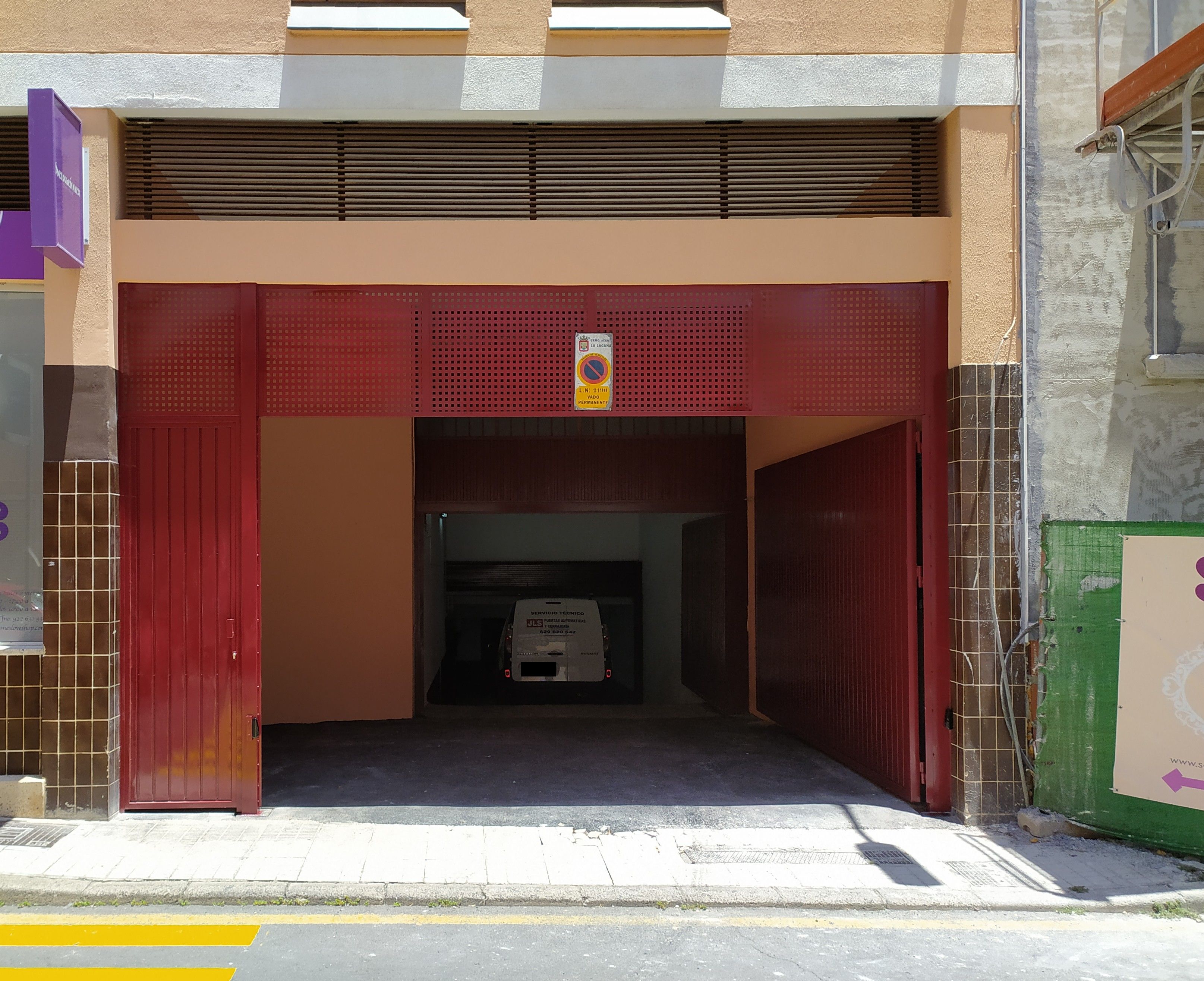 Reparación puertas garaje: Servicios de JLS Puertas automáticas y Cerrajería Reparación puertas garaje: Servicios de JLS Puertas automáticas y Cerrajería