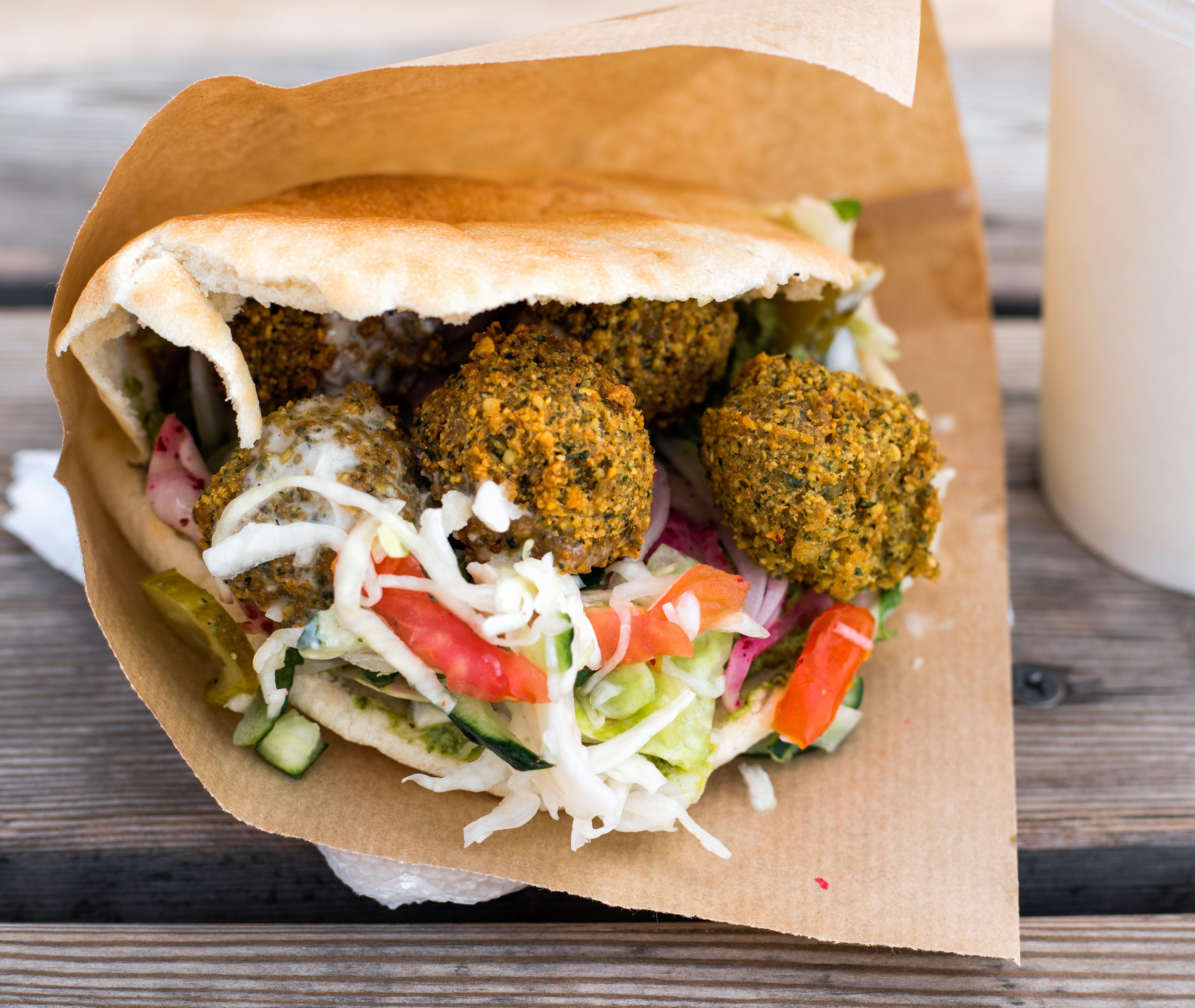 Dürüm o pita - Falafel: Carta de Döner Kebab Turco Dürüm o pita - Falafel: Carta de Döner Kebab Turco
