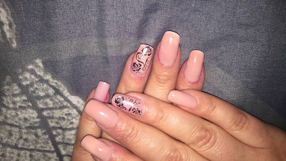 Manicuras y pedicuras: Servicios de Peluquería & Estética Ana Peluqueros Manicuras y pedicuras: Servicios de Peluquería & Estética Ana Peluqueros