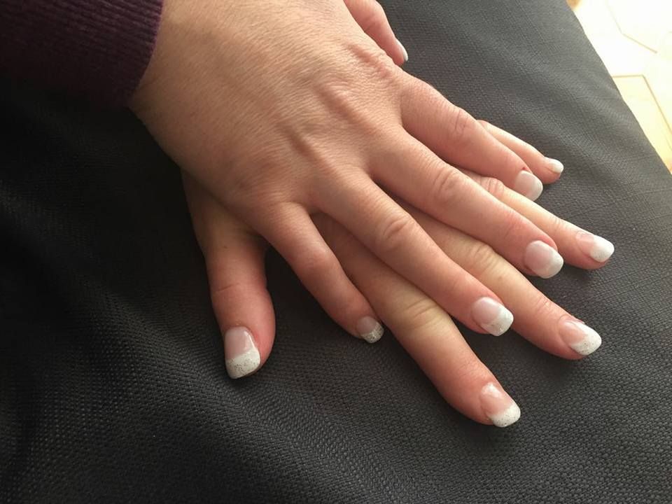 Manicuras y pedicuras: Servicios de Peluquería & Estética Ana Peluqueros Manicuras y pedicuras: Servicios de Peluquería & Estética Ana Peluqueros