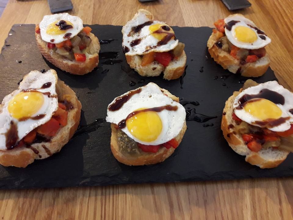 Gastronomía catalana: Oferta de Bar Restaurant Un Mos Gastronomía catalana: Oferta de Bar Restaurant Un Mos