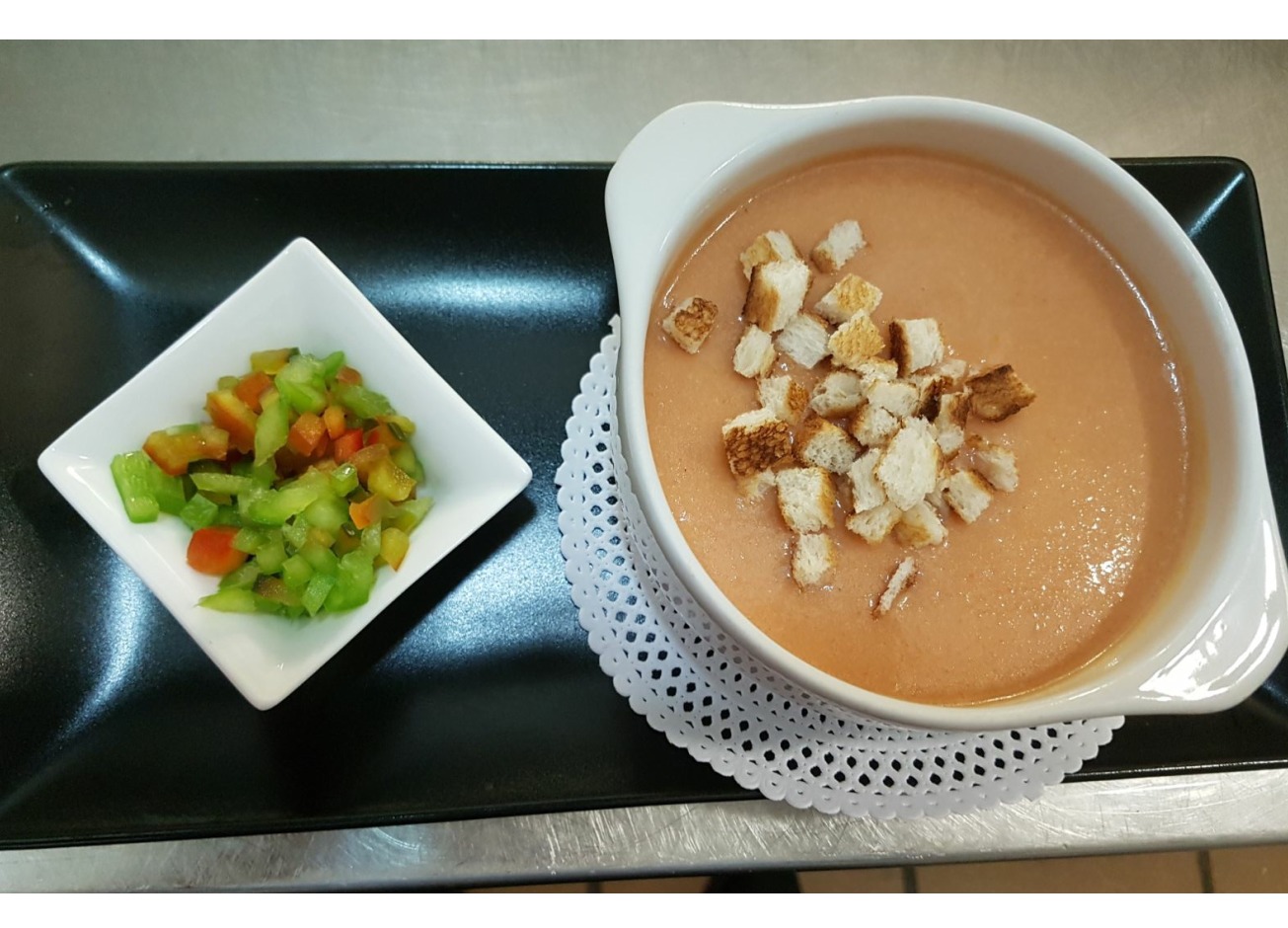 Restaurante con menú en El Paseo Marítimo de Barcelona Restaurante con menú en El Paseo Marítimo de Barcelona