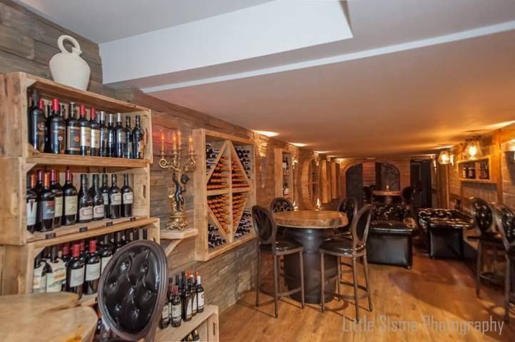Bodega "La Taberna di Dioniso": Restaurante Pizzería de IL Brigantino Ristorante Bodega "La Taberna di Dioniso": Restaurante Pizzería de IL Brigantino Ristorante