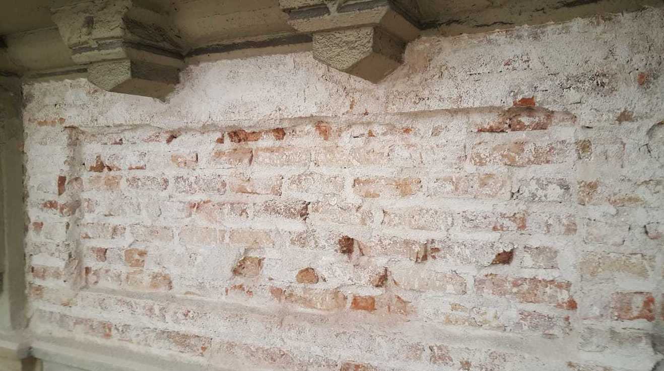 Picado paramentos de estuco y su posterior rebozado: Servicios de Restauracàs Picado paramentos de estuco y su posterior rebozado: Servicios de Restauracàs