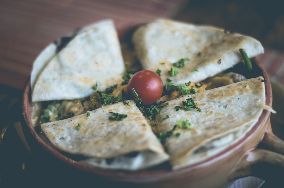 Quesadillas (tortilla de maíz rellenas): Carta de El Tajín Mexicano Quesadillas (tortilla de maíz rellenas): Carta de El Tajín Mexicano