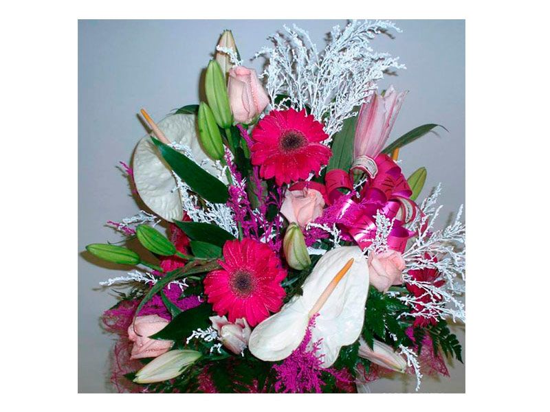 Centros florales: Productos de FLORISTERÍA CASA BASUSTA Centros florales: Productos de FLORISTERÍA CASA BASUSTA