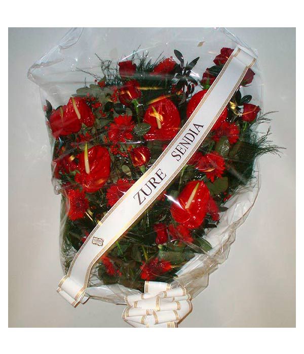 Ramos para funerales: Productos de FLORISTERÍA CASA BASUSTA Ramos para funerales: Productos de FLORISTERÍA CASA BASUSTA