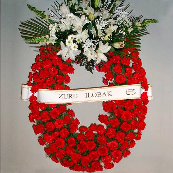 Coronas para funerales: Productos de FLORISTERÍA CASA BASUSTA Coronas para funerales: Productos de FLORISTERÍA CASA BASUSTA