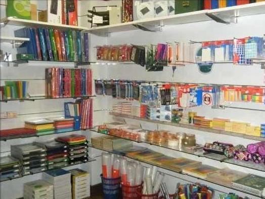 Reparto a domicilio: Productos y Servicios de Francis Suministros de Oficina y Papelería Reparto a domicilio: Productos y Servicios de Francis Suministros de Oficina y Papelería