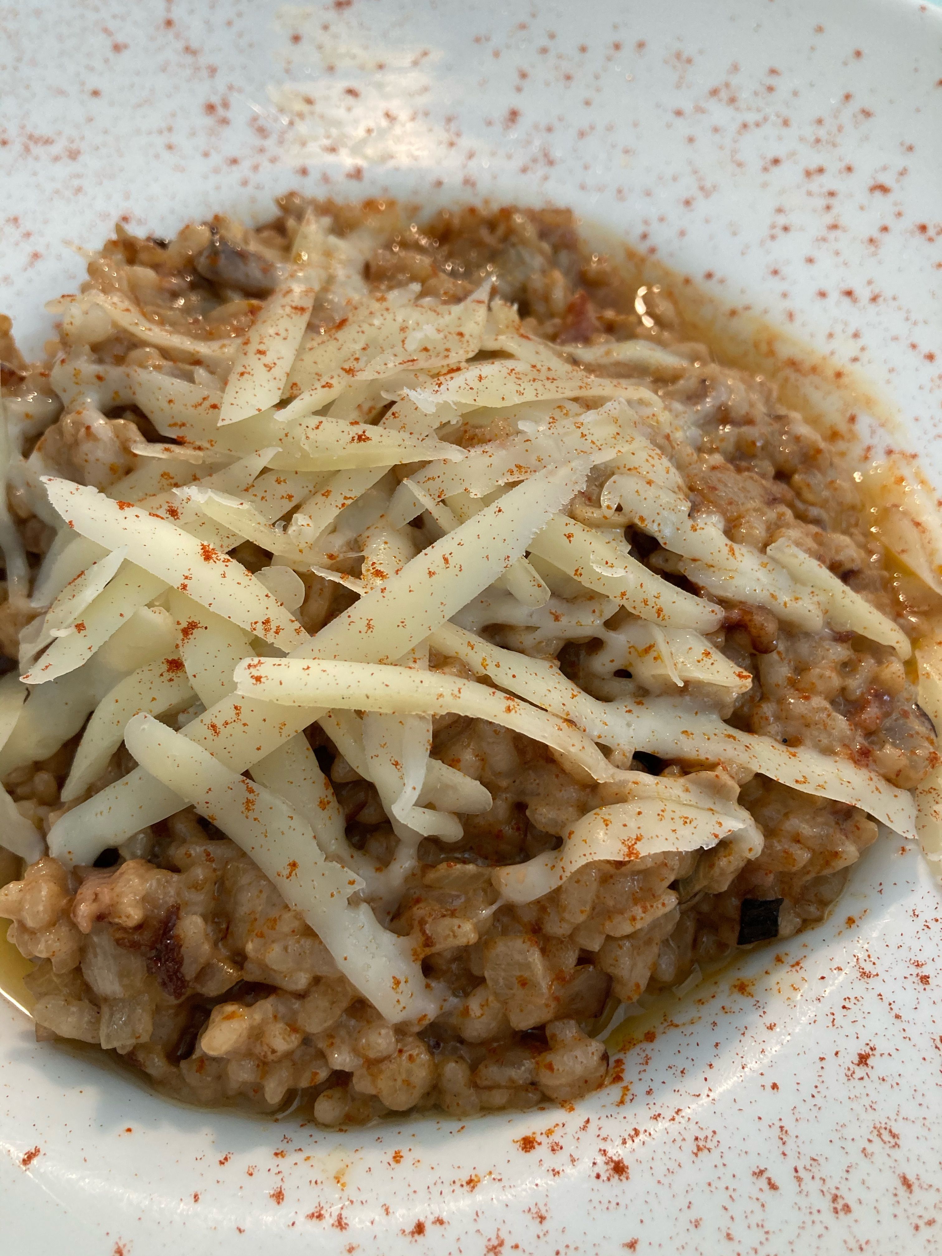 Risotto con boletus y queso curado: Nuestros Arroces de Cafetería Restaurante La Victoria Risotto con boletus y queso curado: Nuestros Arroces de Cafetería Restaurante La Victoria