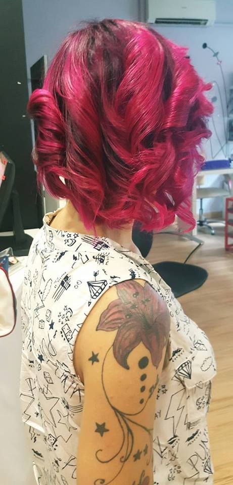Color: Catálogo de Peluquería Pin Up Style Color: Catálogo de Peluquería Pin Up Style