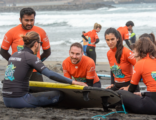 Training 1 day: Servicios de Buen Surf School Training 1 day: Servicios de Buen Surf School