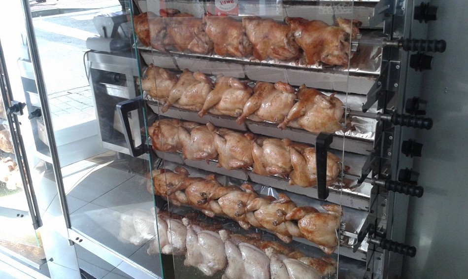 ASADOR DE POLLOS COMA MÁS POLLO ASADOR DE POLLOS COMA MÁS POLLO