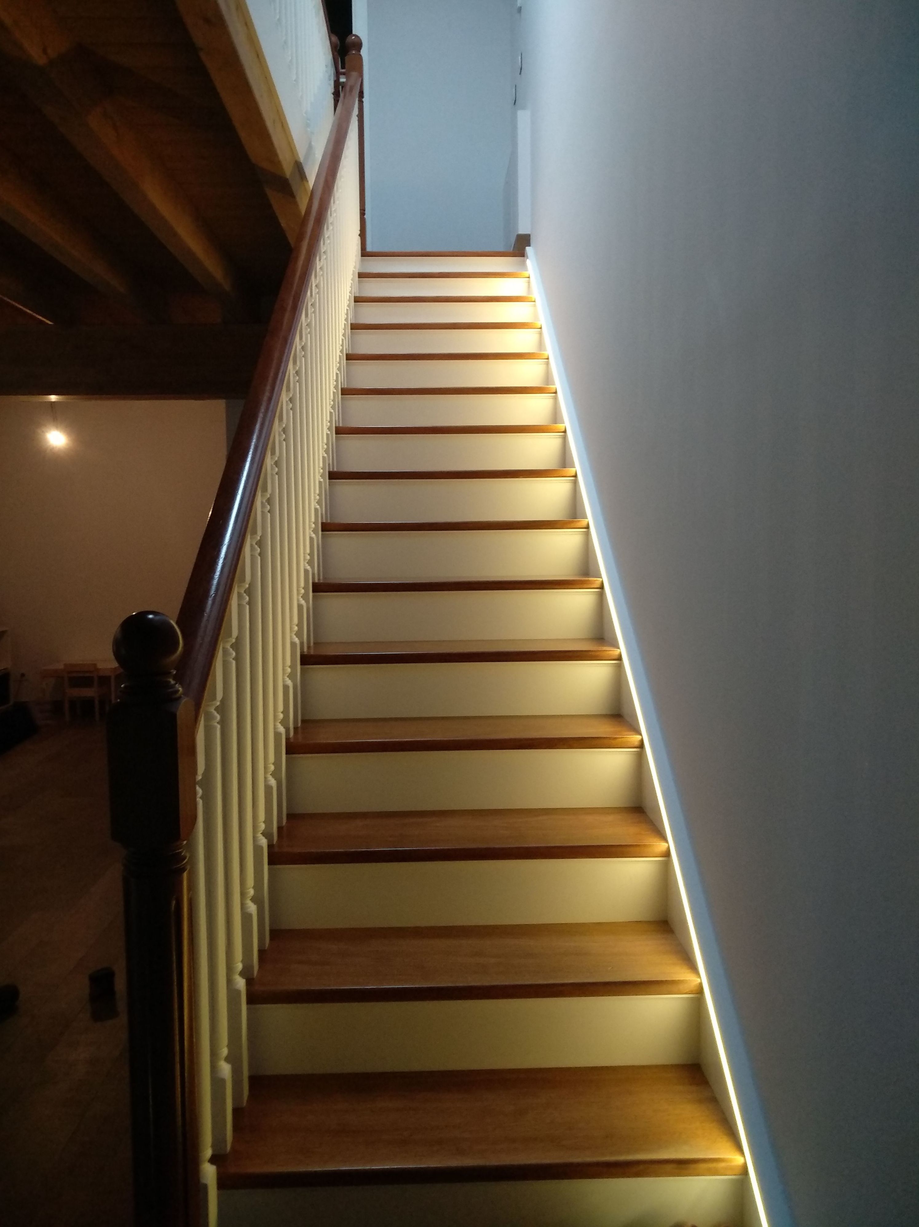 ESCALERAS DE MADERA FABRICADAS A MEDIDA: PRODUCTOS de CARPINTERIA MAZUSTEGUI S.L ESCALERAS DE MADERA FABRICADAS A MEDIDA: PRODUCTOS de CARPINTERIA MAZUSTEGUI S.L