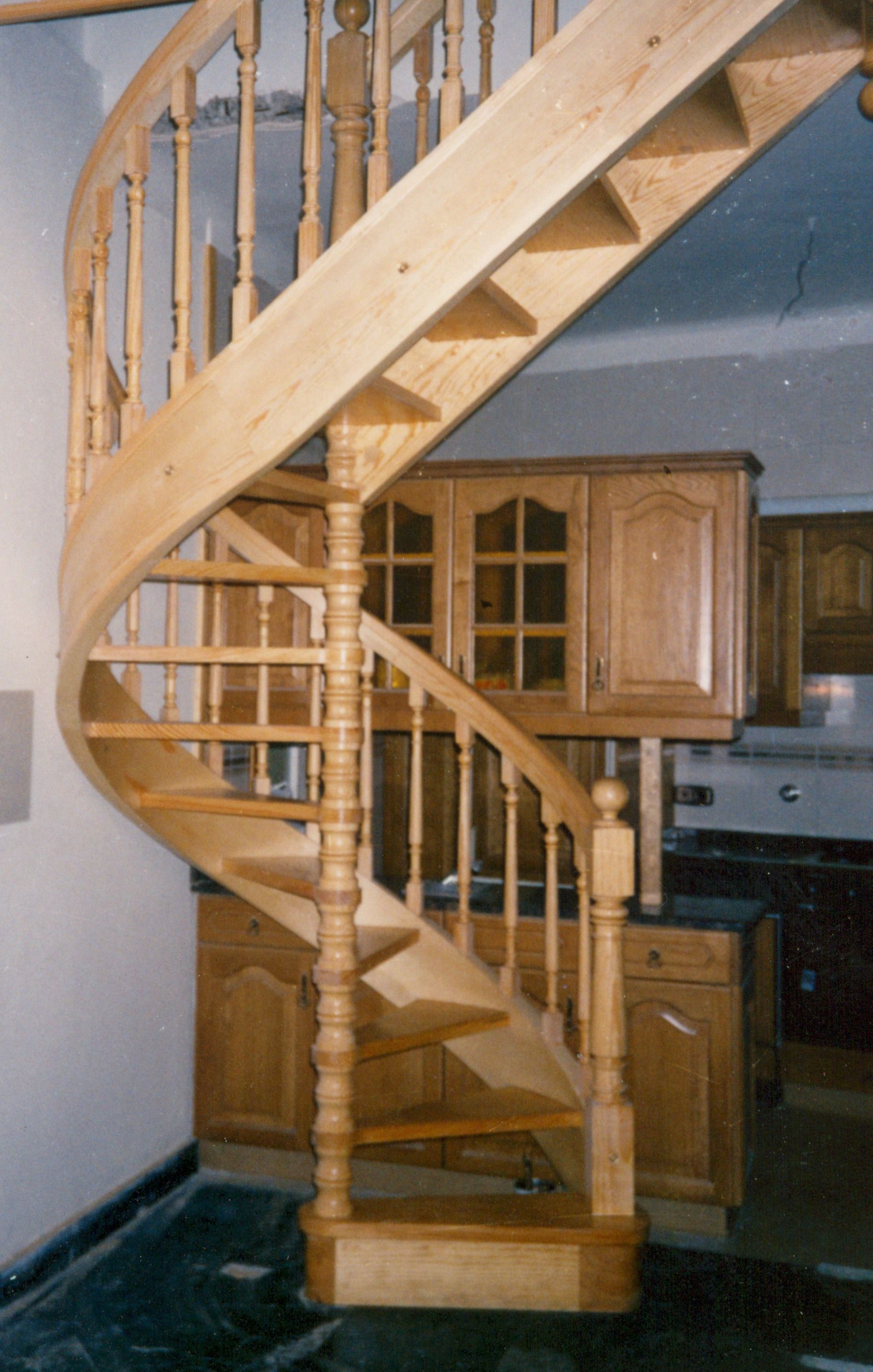 Escaleras de madera en Bizkaia: PRODUCTOS de CARPINTERIA MAZUSTEGUI S.L Escaleras de madera en Bizkaia: PRODUCTOS de CARPINTERIA MAZUSTEGUI S.L