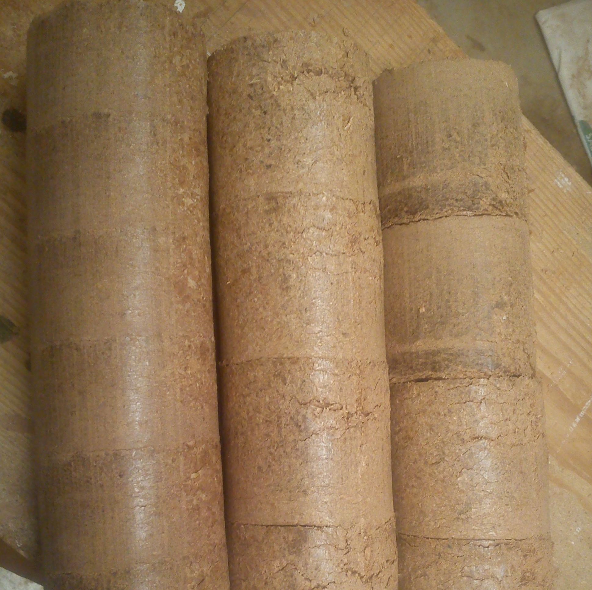 BRIQUETAS DE MADERA / LEÑA: PRODUCTOS of CARPINTERIA MAZUSTEGUI S.L BRIQUETAS DE MADERA / LEÑA: PRODUCTOS of CARPINTERIA MAZUSTEGUI S.L