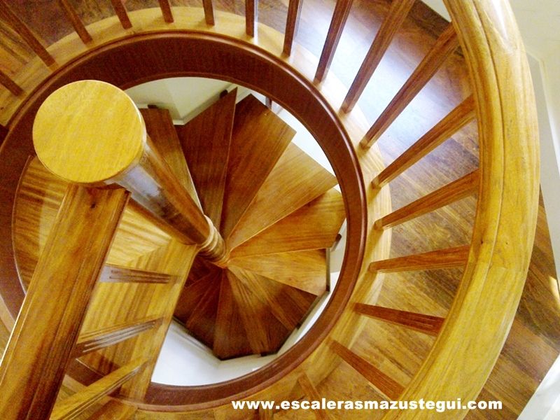 ESCALERAS DE MADERA FABRICADAS A MEDIDA: PRODUCTOS de CARPINTERIA MAZUSTEGUI S.L ESCALERAS DE MADERA FABRICADAS A MEDIDA: PRODUCTOS de CARPINTERIA MAZUSTEGUI S.L