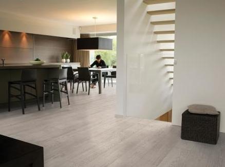 Tarima Quick Step Largo LPU1396 ROBLE RÚSTICO CLARO Tarima Quick Step Largo LPU1396 ROBLE RÚSTICO CLARO
