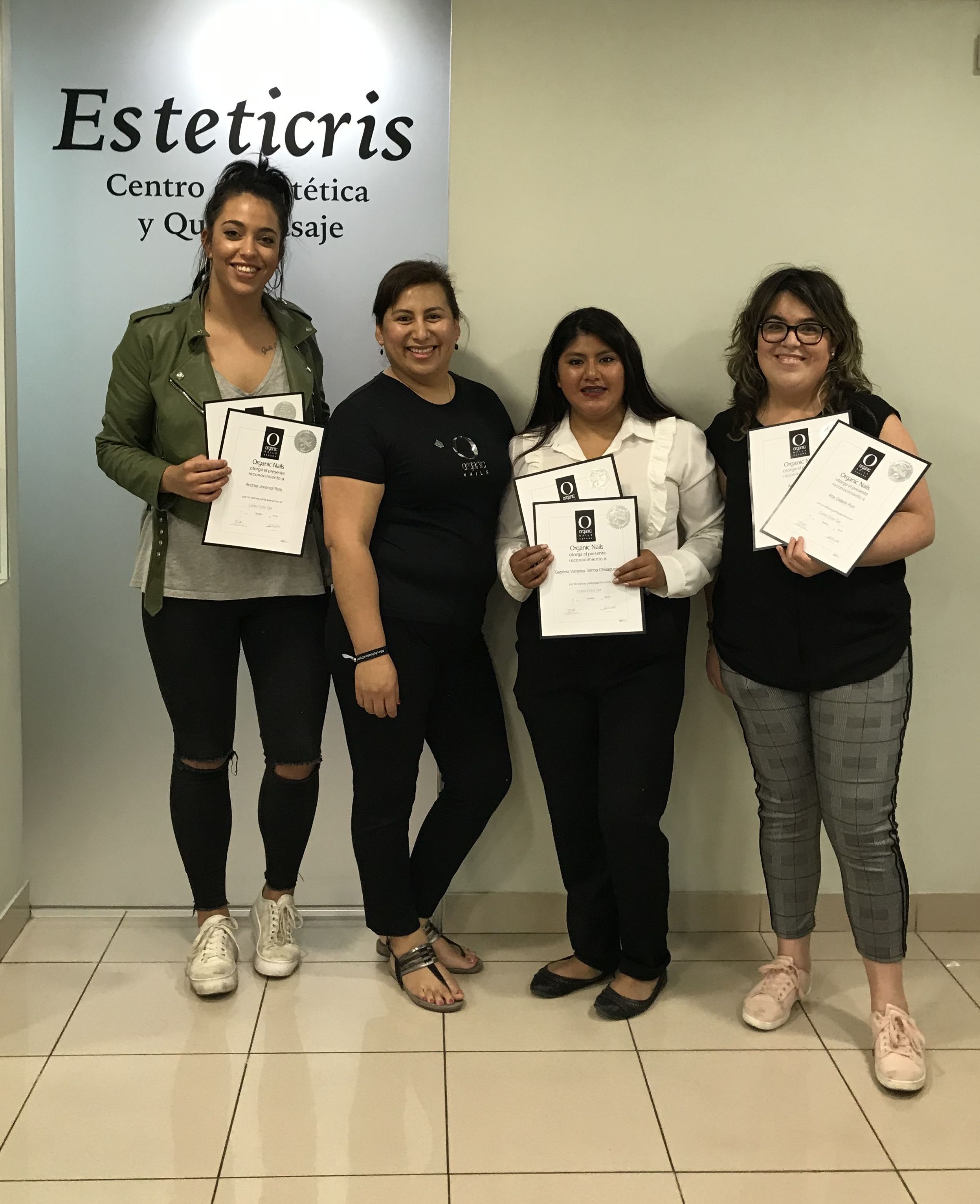 Cursos uñas de TechGel y Acrílicas: Servicios de Esteticris Cursos uñas de TechGel y Acrílicas: Servicios de Esteticris