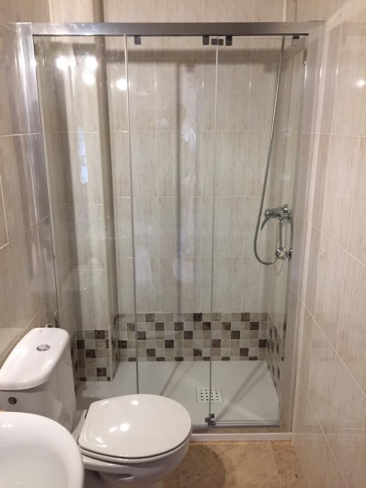 Cambiar bañera por plato de ducha: Servicios de ACS Reformas y Multiservicios Cambiar bañera por plato de ducha: Servicios de ACS Reformas y Multiservicios