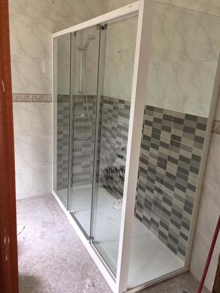 Cambiar bañera por plato de ducha: Servicios de ACS Reformas y Multiservicios Cambiar bañera por plato de ducha: Servicios de ACS Reformas y Multiservicios