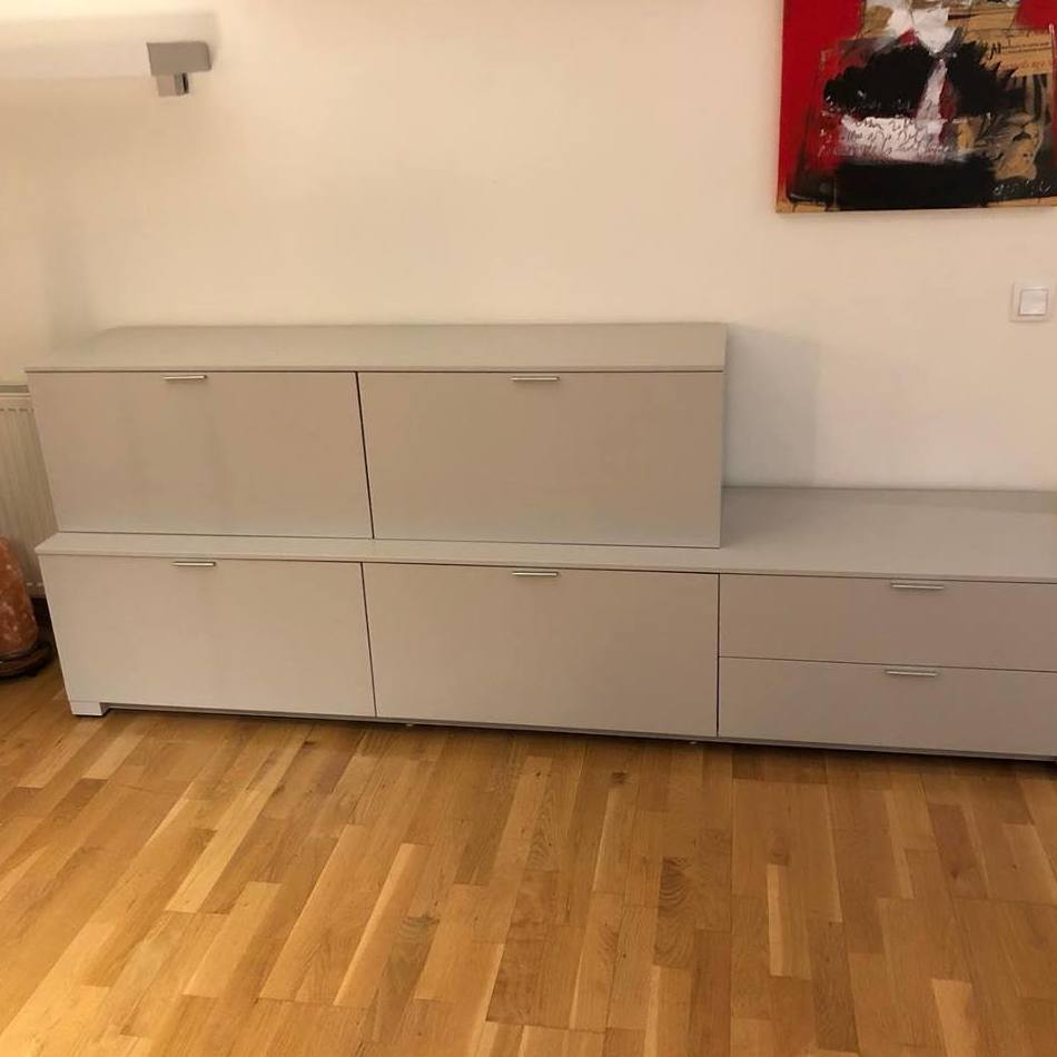 Resultado final, después de la restauración en lacado colina, de este mueble de comedor, Esplugues de llobregat Resultado final, después de la restauración en lacado colina, de este mueble de comedor, Esplugues de llobregat