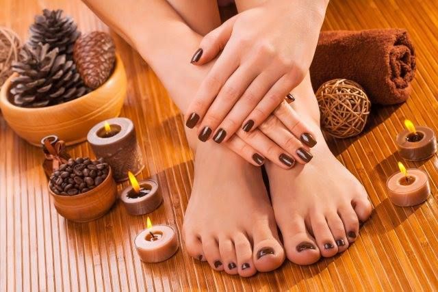Esmaltado normal: Tratamientos de Estética y Aparatología Ángela Bou Esmaltado normal: Tratamientos de Estética y Aparatología Ángela Bou