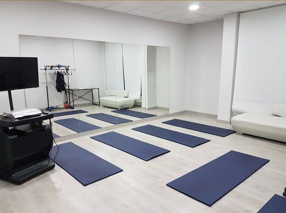 Pilates: Tratamientos de Estética y Aparatología Ángela Bou Pilates: Tratamientos de Estética y Aparatología Ángela Bou