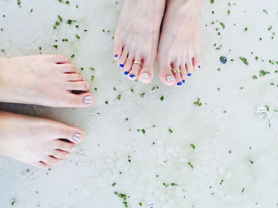 Masaje, exfoliación e hidratación: Tratamientos de Estética y Aparatología Ángela Bou Masaje, exfoliación e hidratación: Tratamientos de Estética y Aparatología Ángela Bou