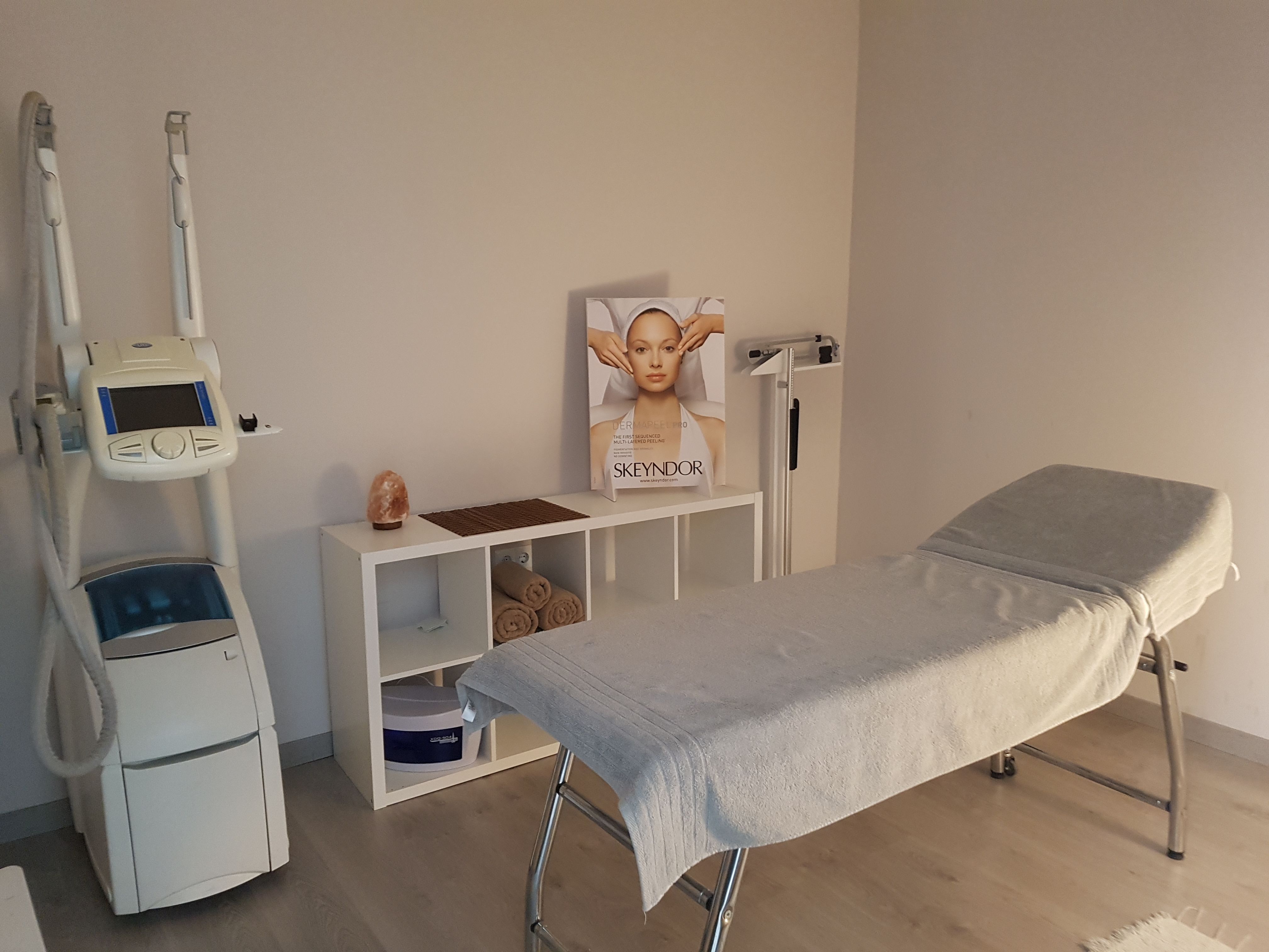 Indiba: Tratamientos de Estética y Aparatología Ángela Bou Indiba: Tratamientos de Estética y Aparatología Ángela Bou