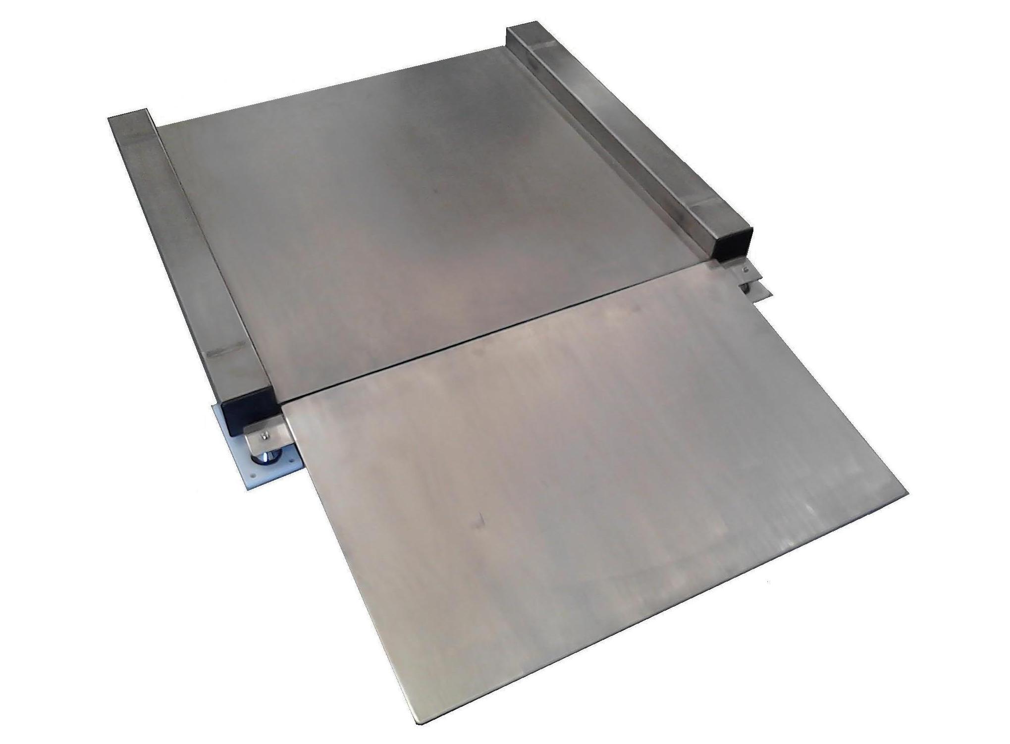 PLATAFORMA INOXIDABLE DE BAJO PERFIL CON RAMPA DE ACCESO PLATAFORMA INOXIDABLE DE BAJO PERFIL CON RAMPA DE ACCESO