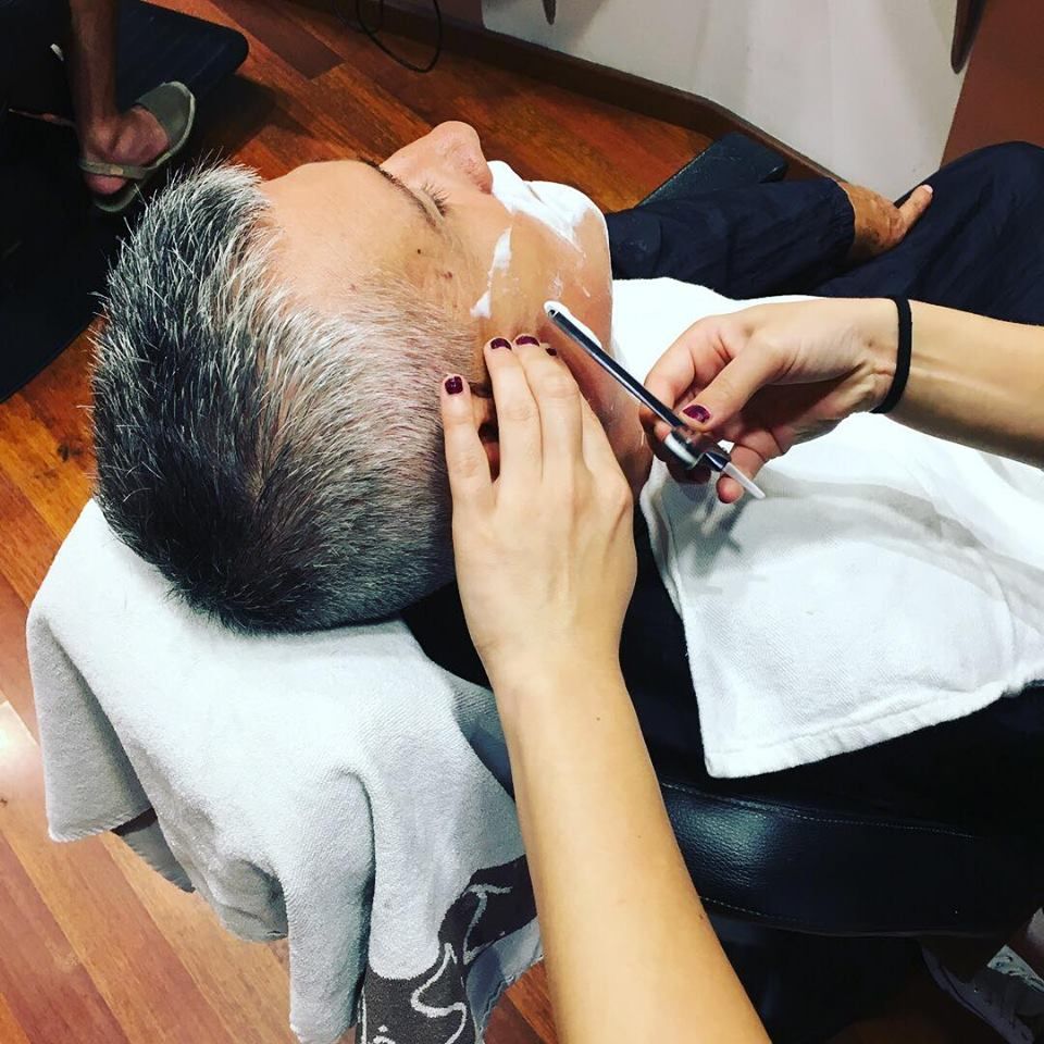 Afeitados y arreglos de barba: Servicios de J. Ràfols Perruquers Afeitados y arreglos de barba: Servicios de J. Ràfols Perruquers