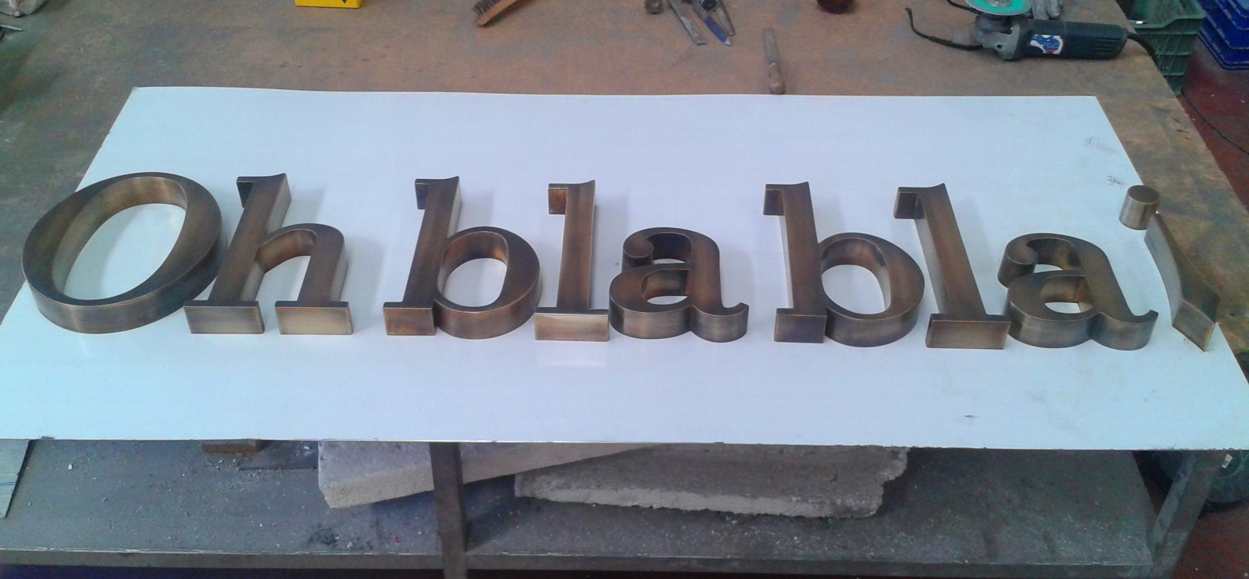 Letras corpóreas Letras corpóreas
