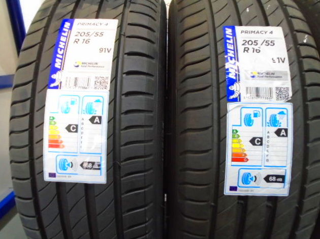 NEUMATICOS MICHELIN: Servicios Renault de Motor Sur 2000 NEUMATICOS MICHELIN: Servicios Renault de Motor Sur 2000