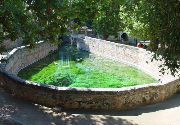 Manantial de Fuente Grande en Alfacar (Granada) Manantial de Fuente Grande en Alfacar (Granada)