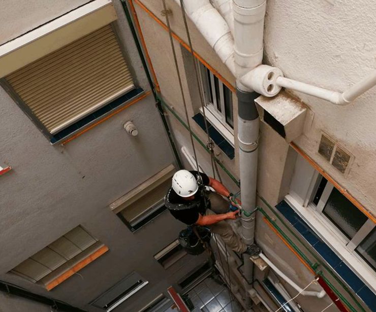 Trabajos verticales: Servicios de Fresgrup Trabajos verticales: Servicios de Fresgrup