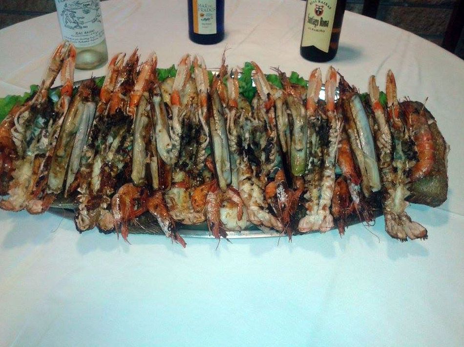Parrillada de pescado y marisco: Carta de Mesón Restaurante A Ría Parrillada de pescado y marisco: Carta de Mesón Restaurante A Ría