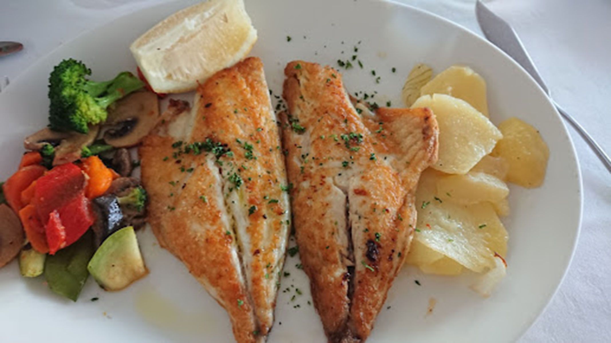 Carta de pescados con variedad de platos