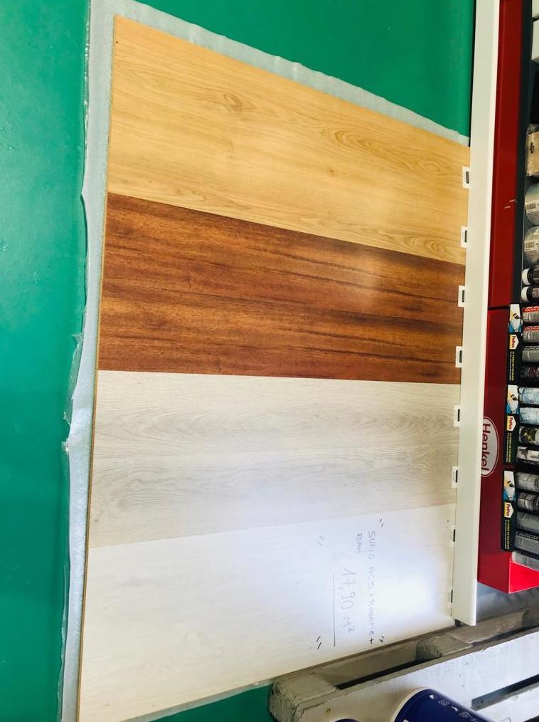 Suelos laminados y decoración: Servicios de Pinturas Ortiz Suelos laminados y decoración: Servicios de Pinturas Ortiz