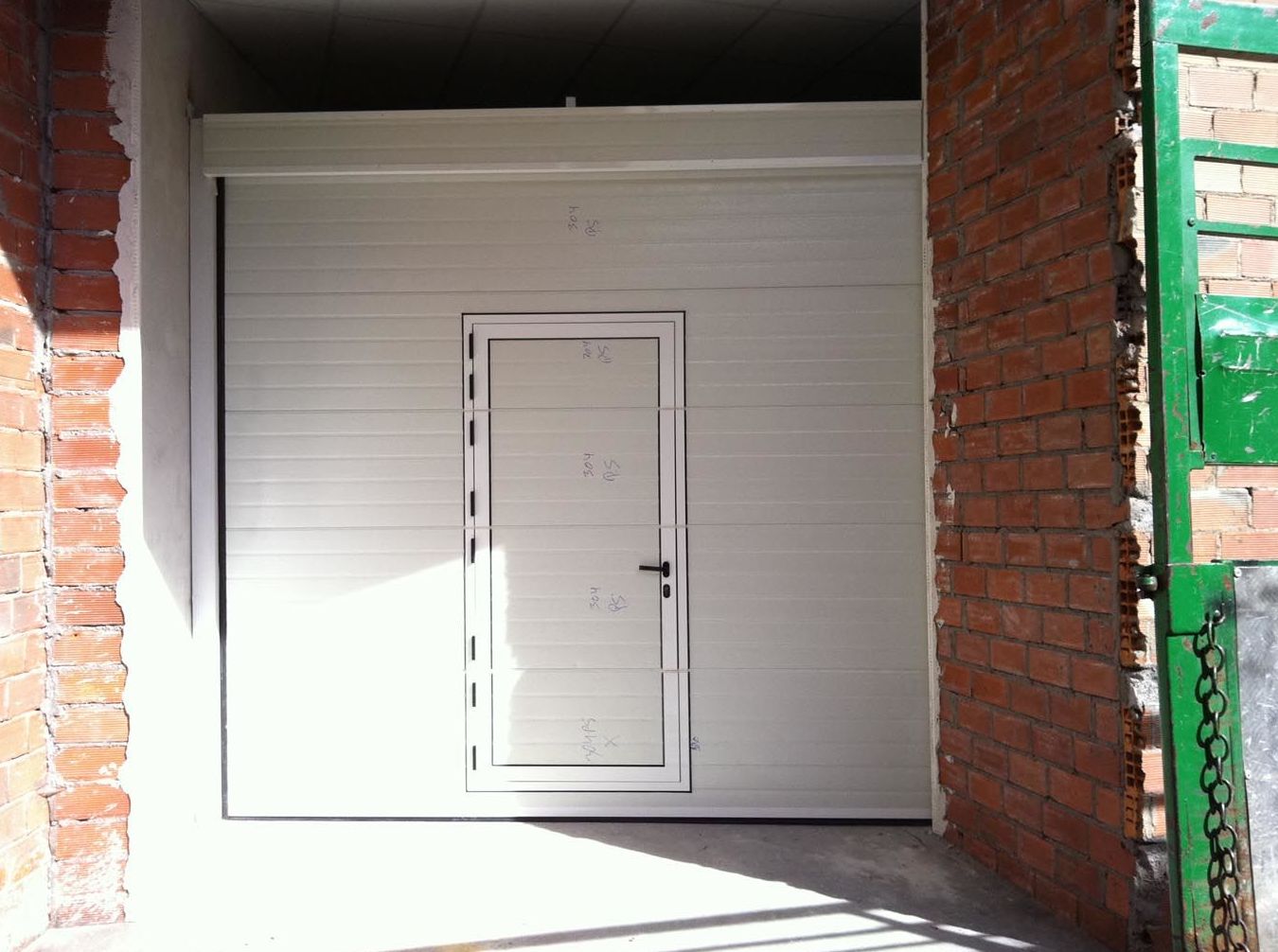 Interiores: Servicios de Cubiertas Alcar, S.L. Interiores: Servicios de Cubiertas Alcar, S.L.