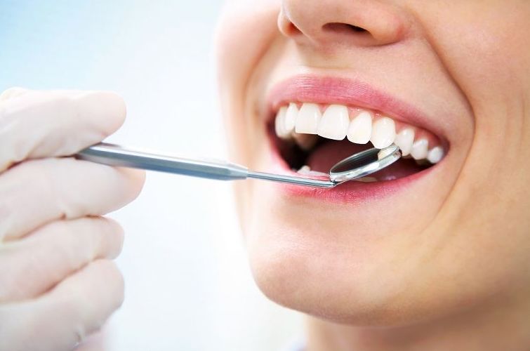 Reconstrucción estética dental: Catálogo de Centro de Salud Dental FamilDent Reconstrucción estética dental: Catálogo de Centro de Salud Dental FamilDent