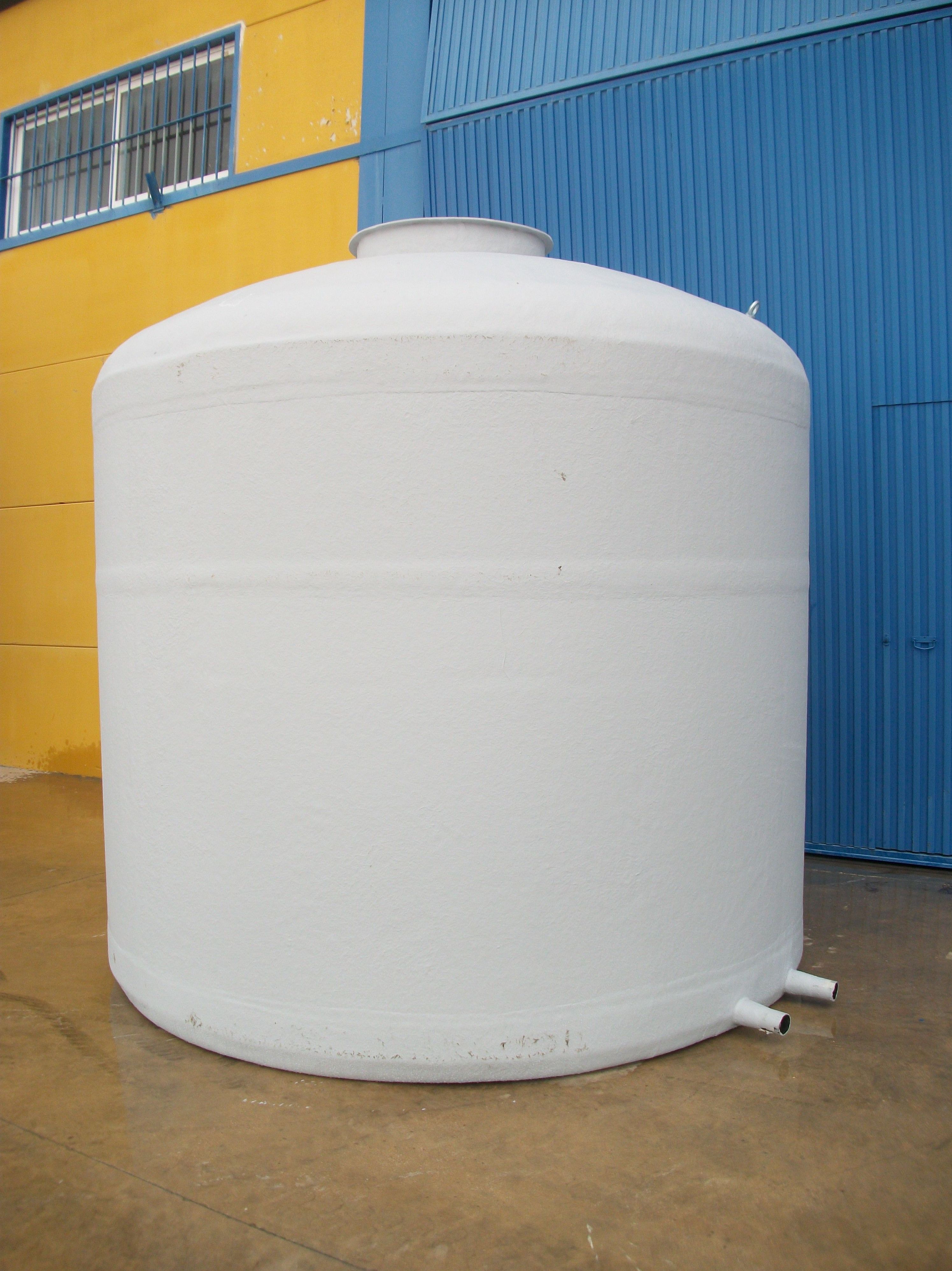 Depósito vertical fondo plano: Catálogo de productos de Poliéster La Zarzuela Depósito vertical fondo plano: Catálogo de productos de Poliéster La Zarzuela