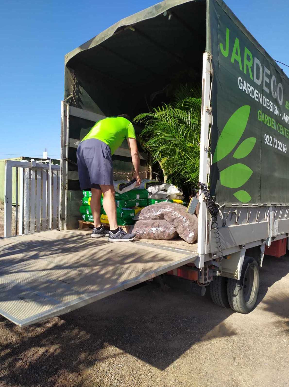 REPARTOS A DOMICILIO: Productos y servicios de Jardeco REPARTOS A DOMICILIO: Productos y servicios de Jardeco