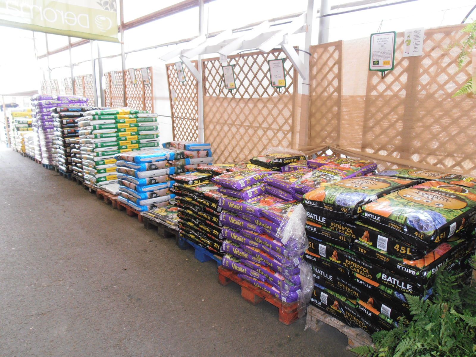 Complementos para plantas: Productos y servicios de Jardeco Complementos para plantas: Productos y servicios de Jardeco