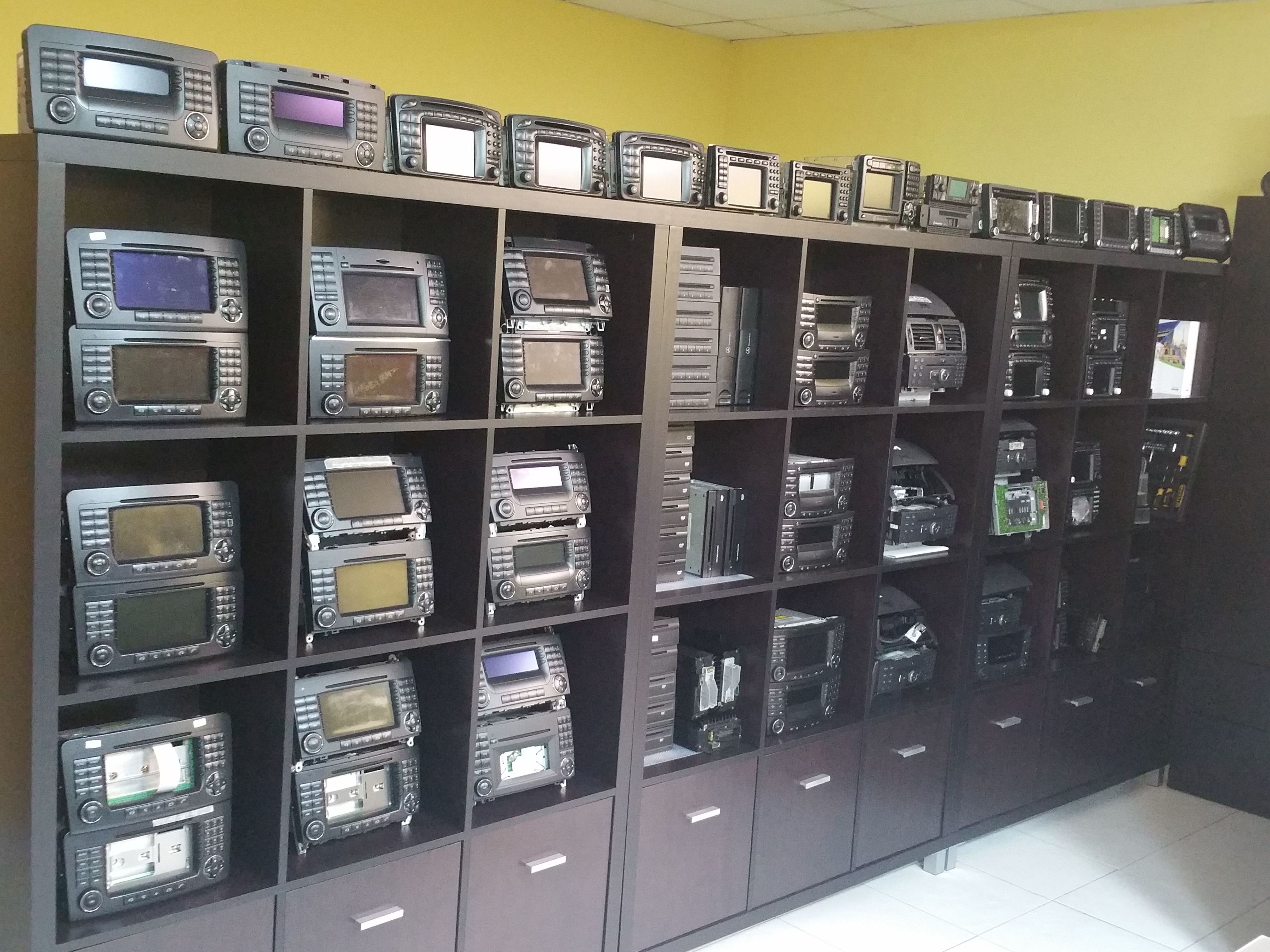 Reparaciones equipos originales de radio navegación Mercedes VAG: Servicios multi car de multi car sistemas Reparaciones equipos originales de radio navegación Mercedes VAG: Servicios multi car de multi car sistemas